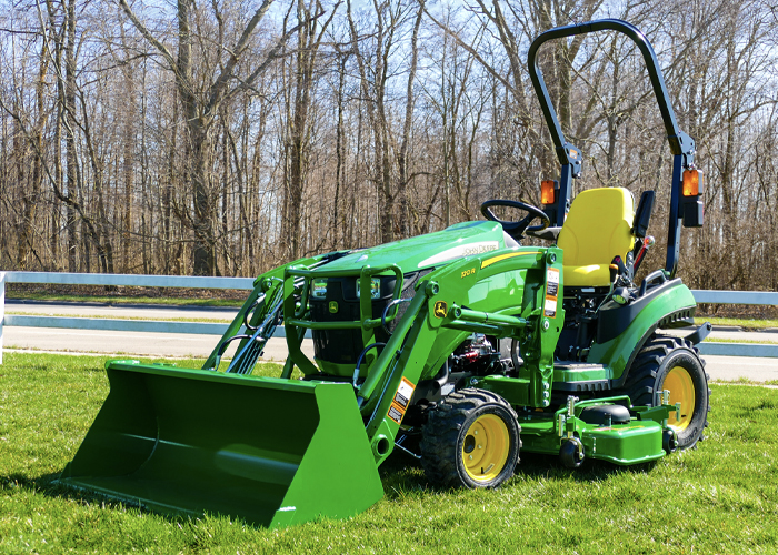 1025R Sub-Compact Utility Tractor - Reynolds Farm Equipment