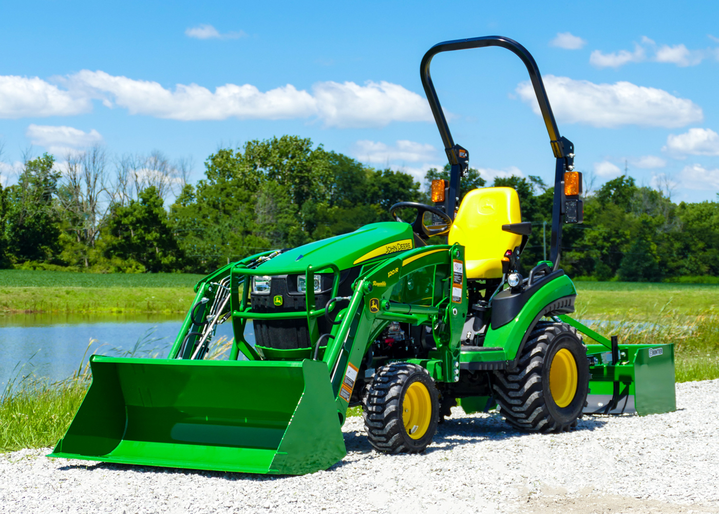 1025r-sub-compact-utility-tractor-reynolds-farm-equipment