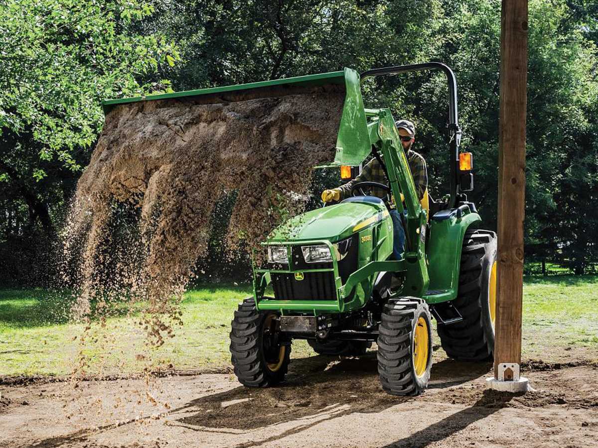 John Deere 3032E Compact Tractor with Loader