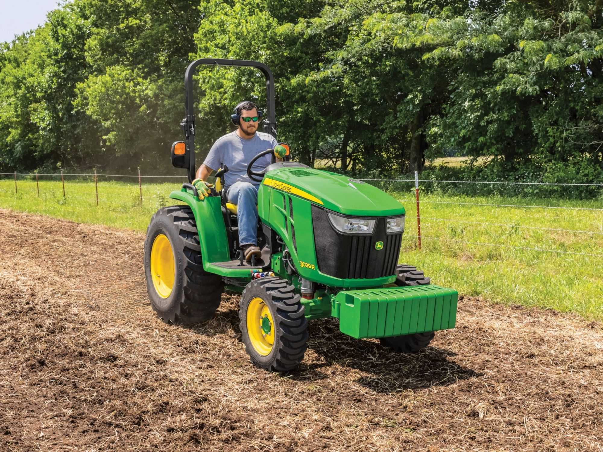 John Deere 3039R Compact Tractor